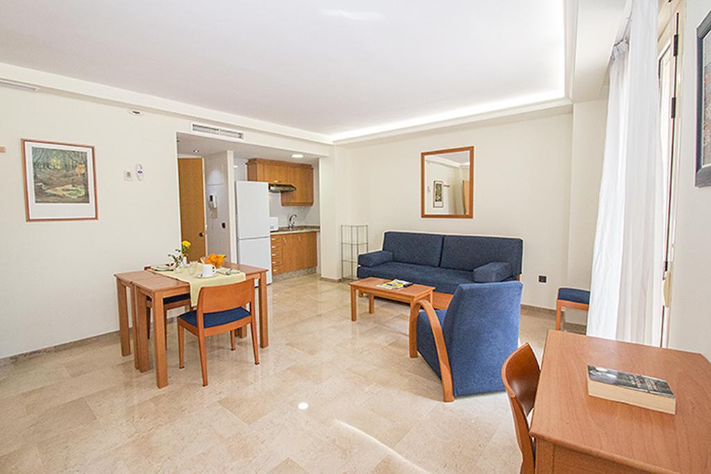 Viveros Apartments Valencia Room photo